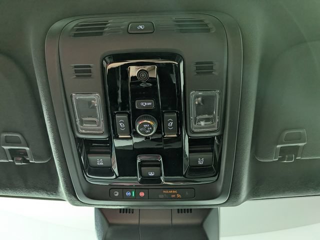 New 2026 Cadillac Escalade Platinum Luxury w/ LPO, Floor Liner Package AWD/4WD image 28