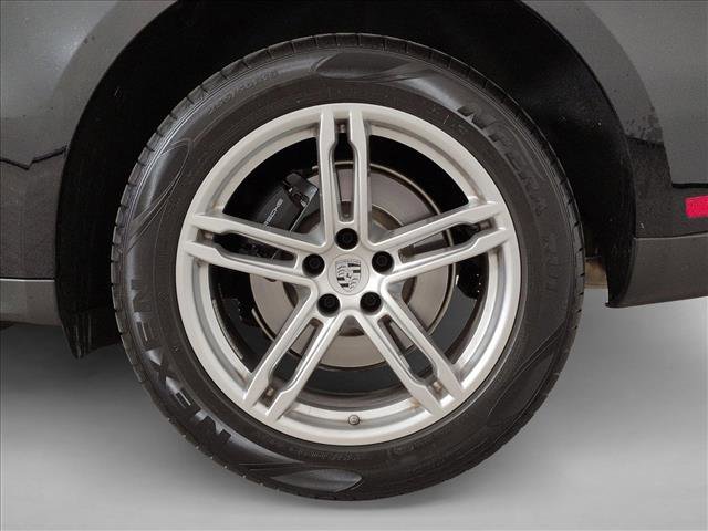 Certified 2025 Porsche Macan Turbo image 24