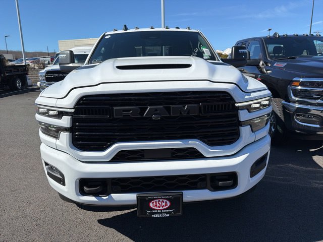New 2026 RAM 3500 Laramie AWD/4WD image 7