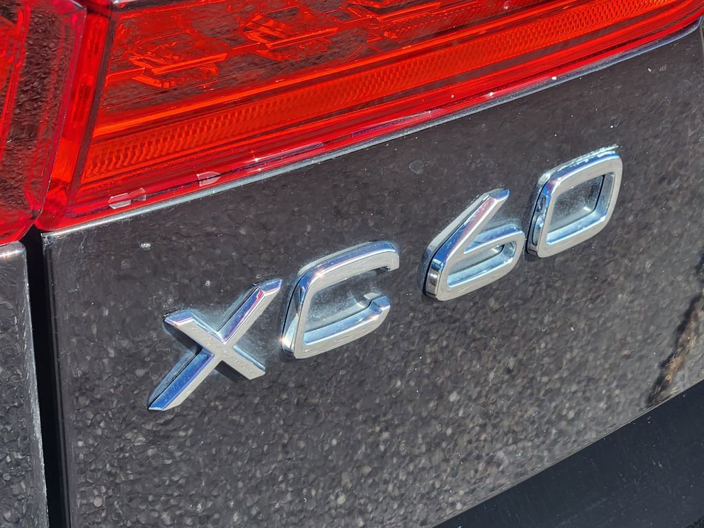 Used 2022 Volvo XC60 B5 Momentum AWD/4WD image 30