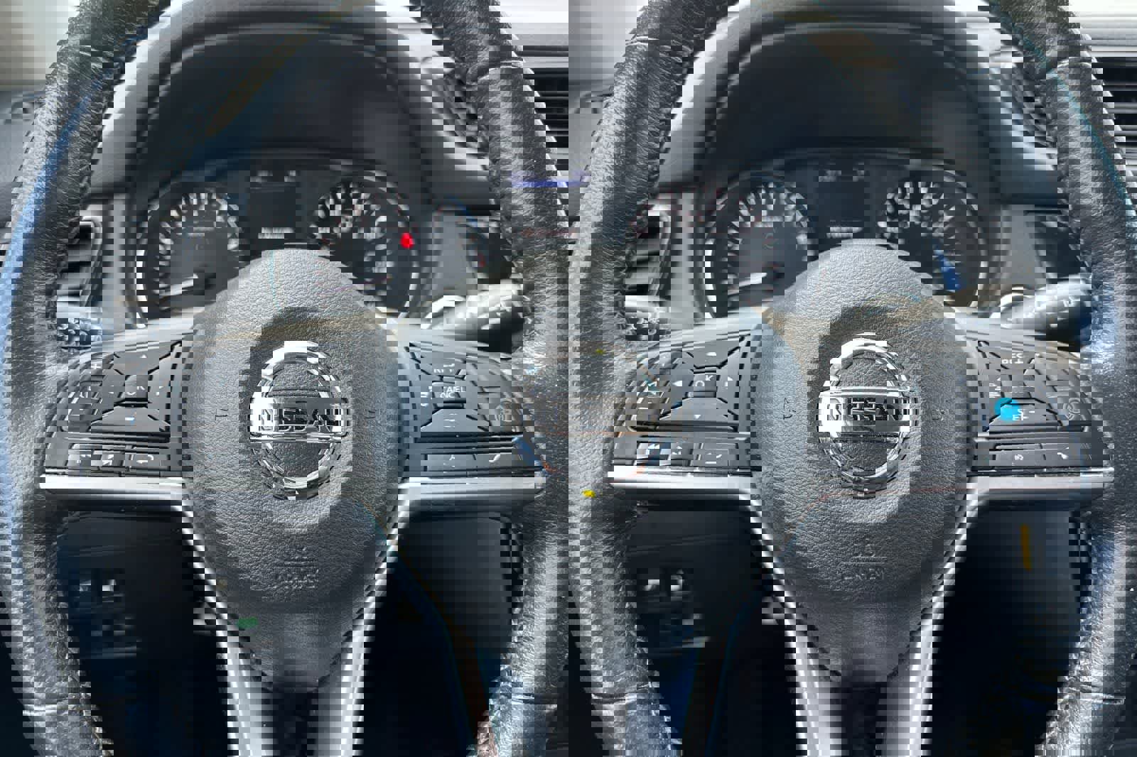 Used 2020 Nissan Rogue SL image 25