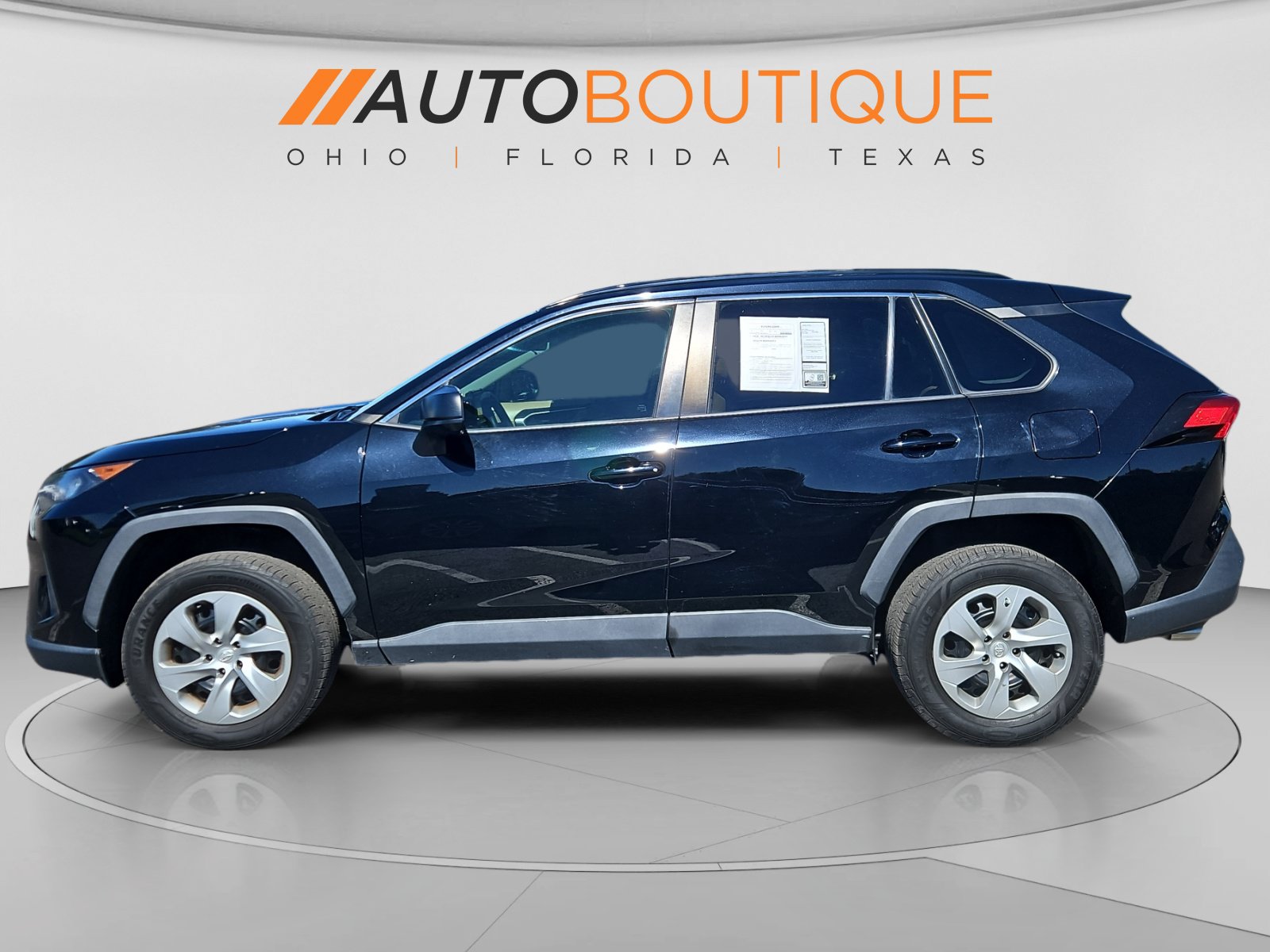 Used 2020 Toyota RAV4 LE FWD image 2