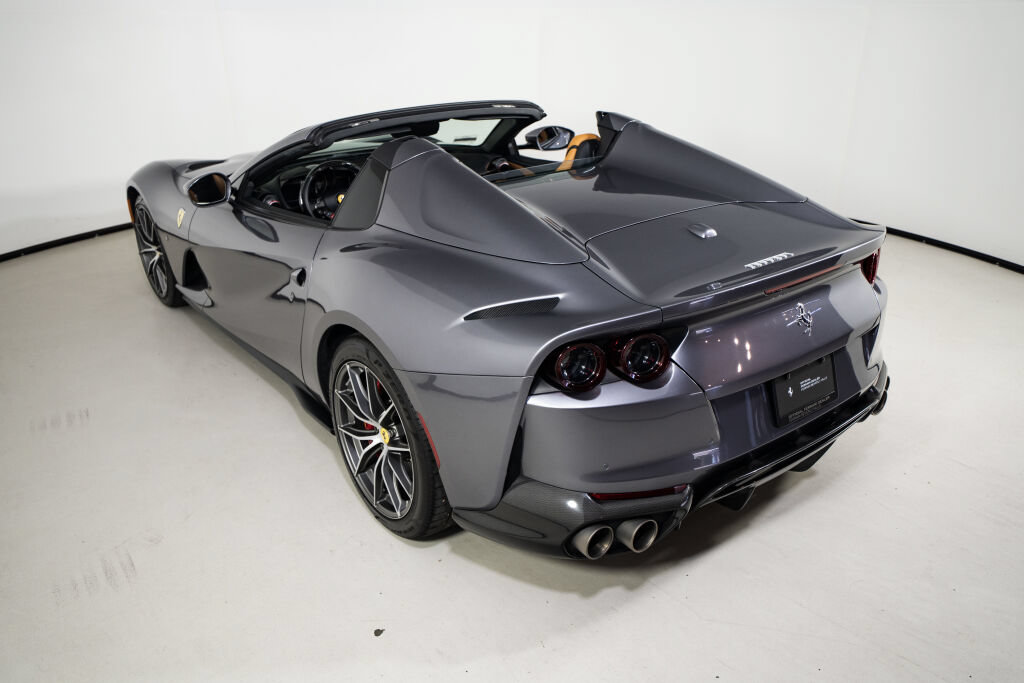 Used 2022 Ferrari 812 GTS RWD image 8
