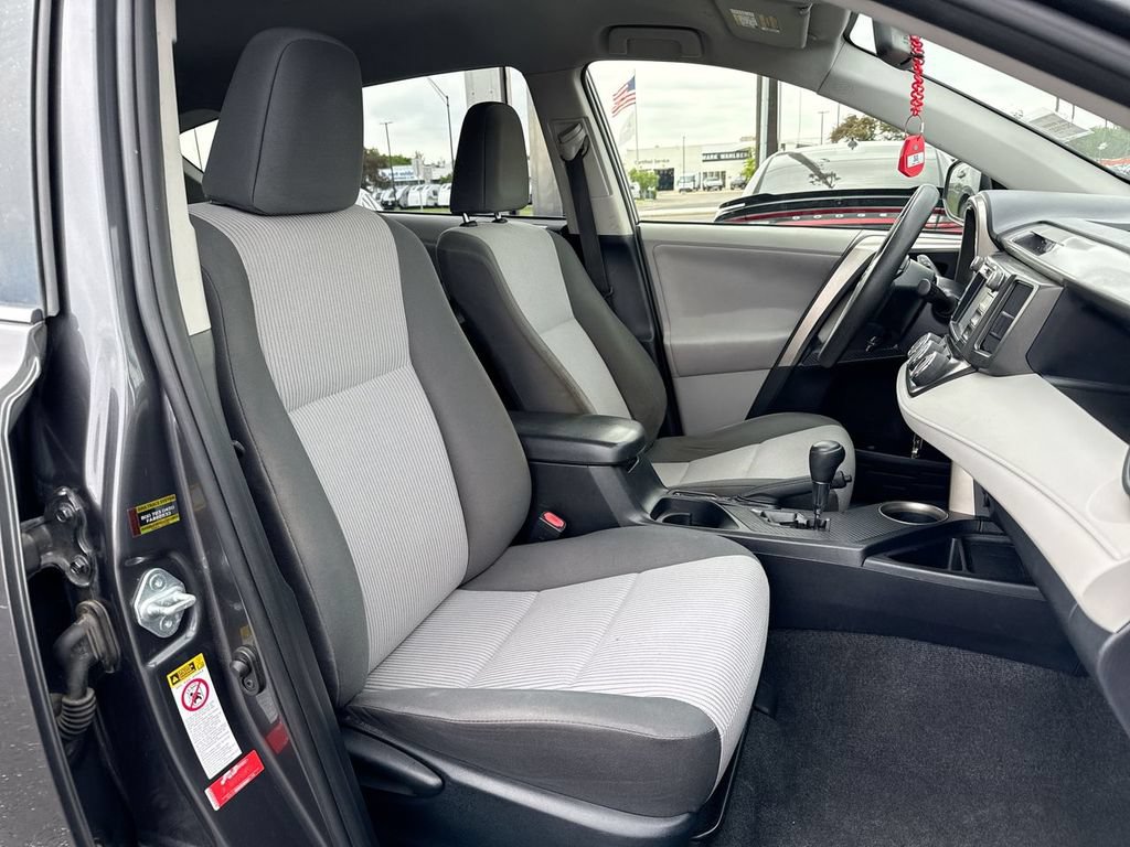 Used 2013 Toyota RAV4 LE FWD image 24
