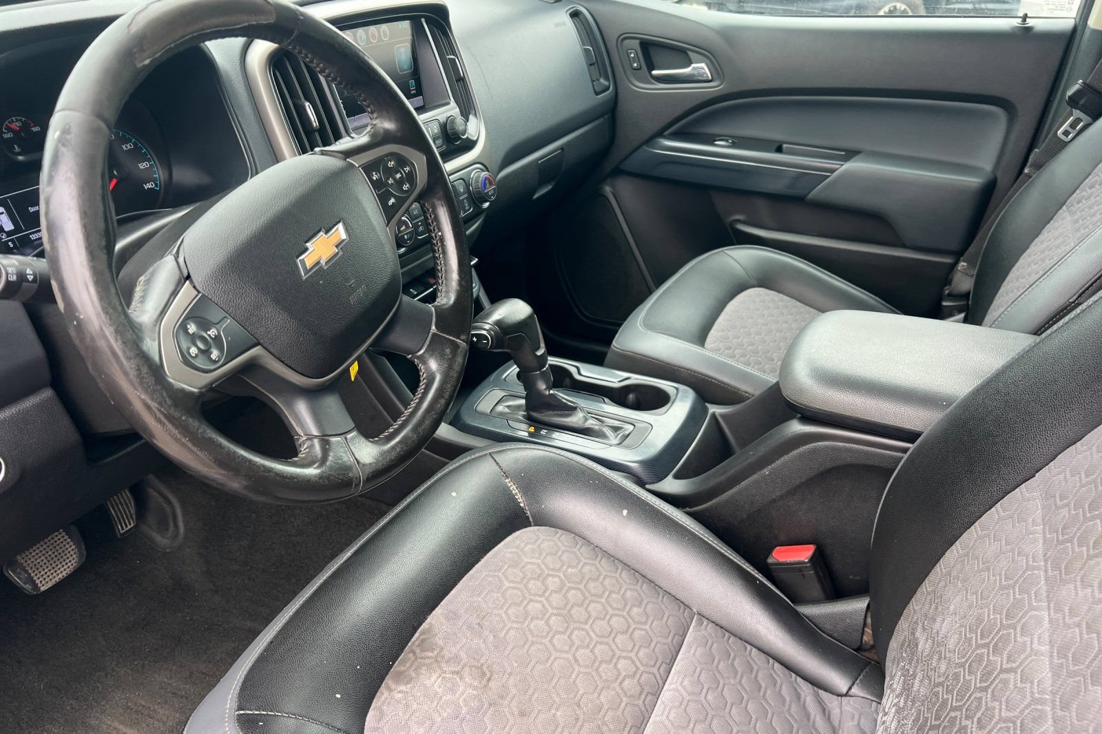 Used 2015 Chevrolet Colorado Z71 w/ LPO, Bed Protection Package AWD/4WD image 10