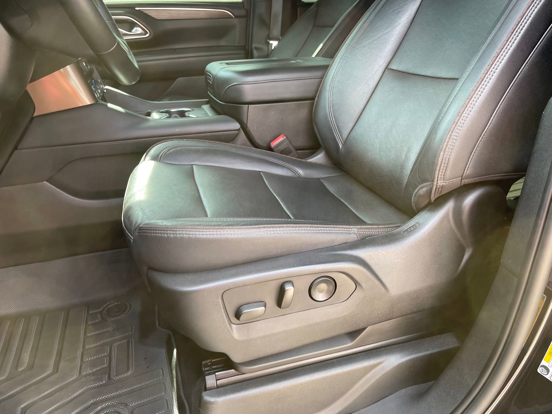 Used 2023 Chevrolet Tahoe High Country w/ Premium Package RWD image 14