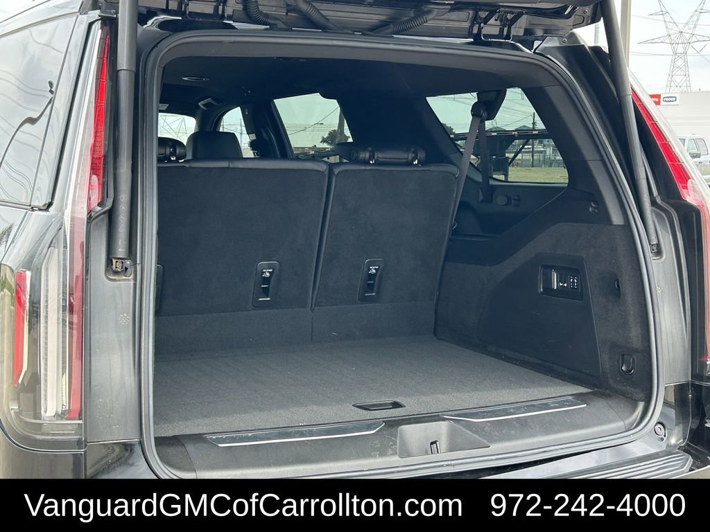 Used 2024 Cadillac Escalade ESV Luxury image 30