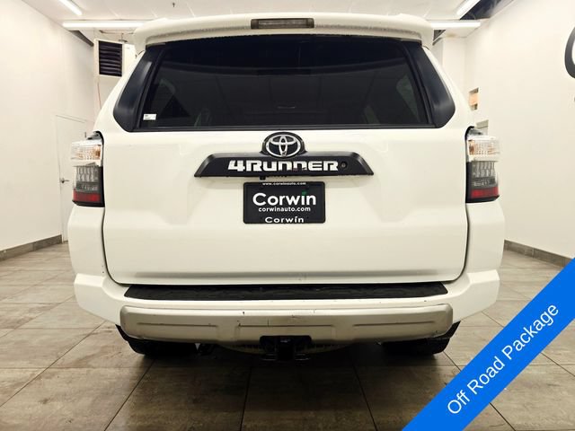 Used 2017 Toyota 4Runner TRD Off-Road Premium AWD/4WD image 4