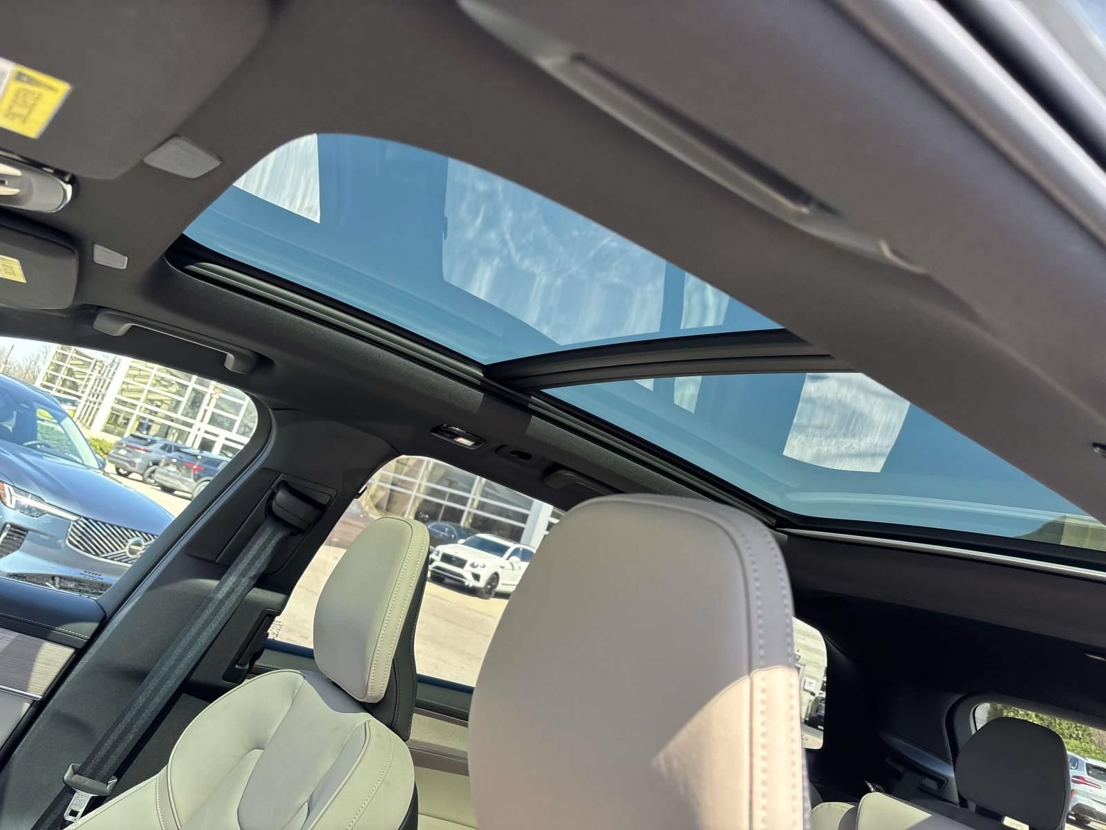 New 2026 Volvo XC90 T8 Plus w/ Protection Package Premier AWD/4WD image 25