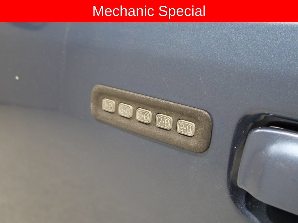 Used 1999 Ford Explorer XLT AWD/4WD image 16