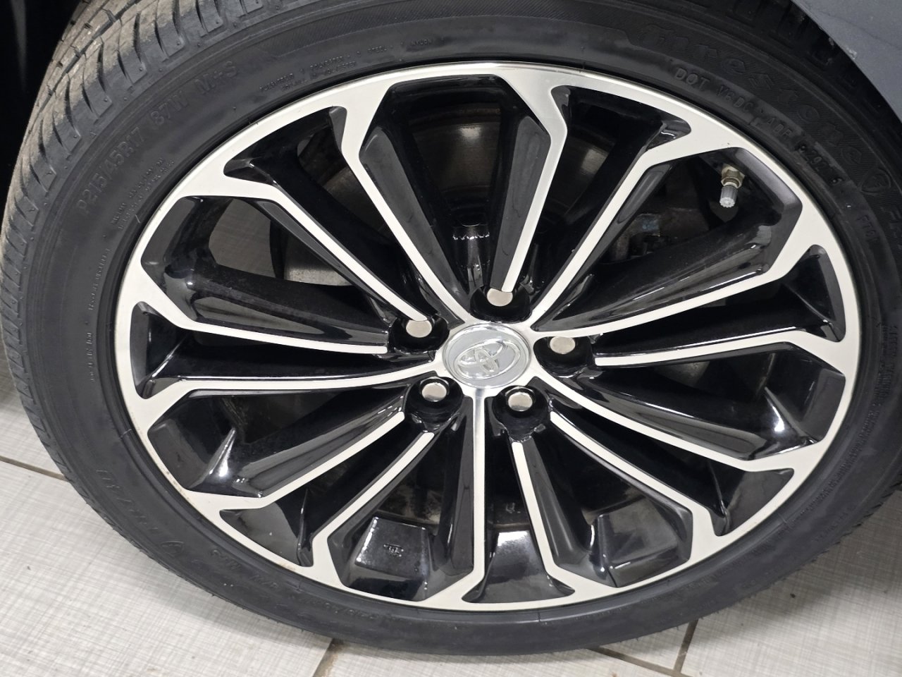 Used 2016 Toyota Corolla S Premium image 9