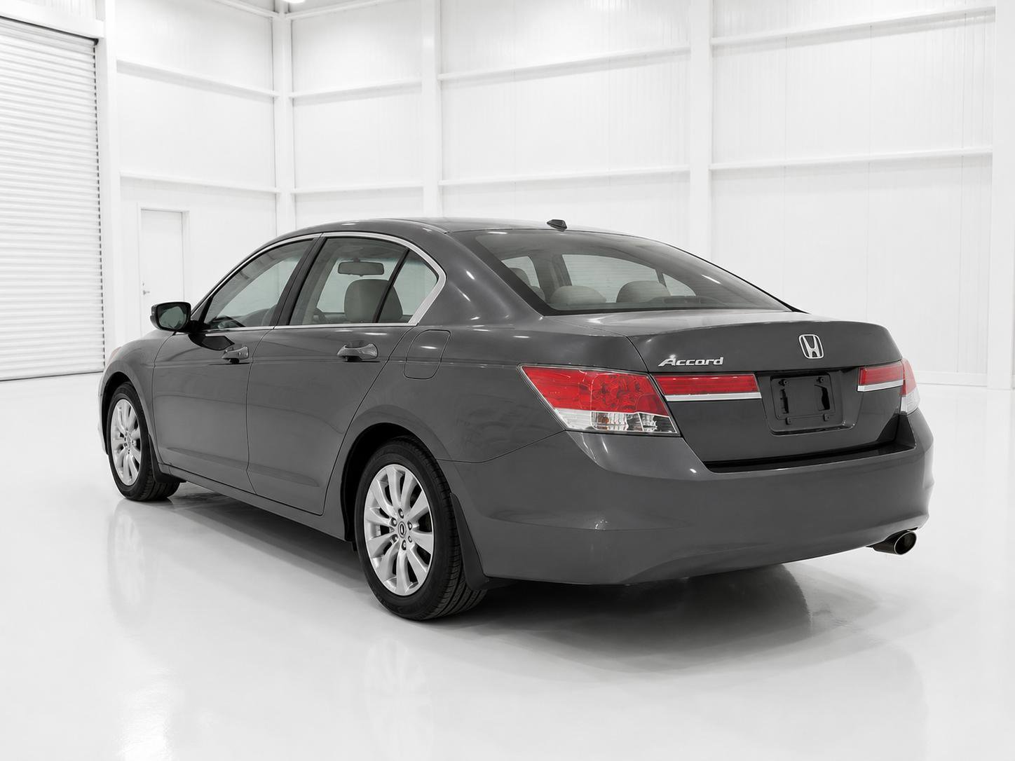 Used 2011 Honda Accord EX-L image 9