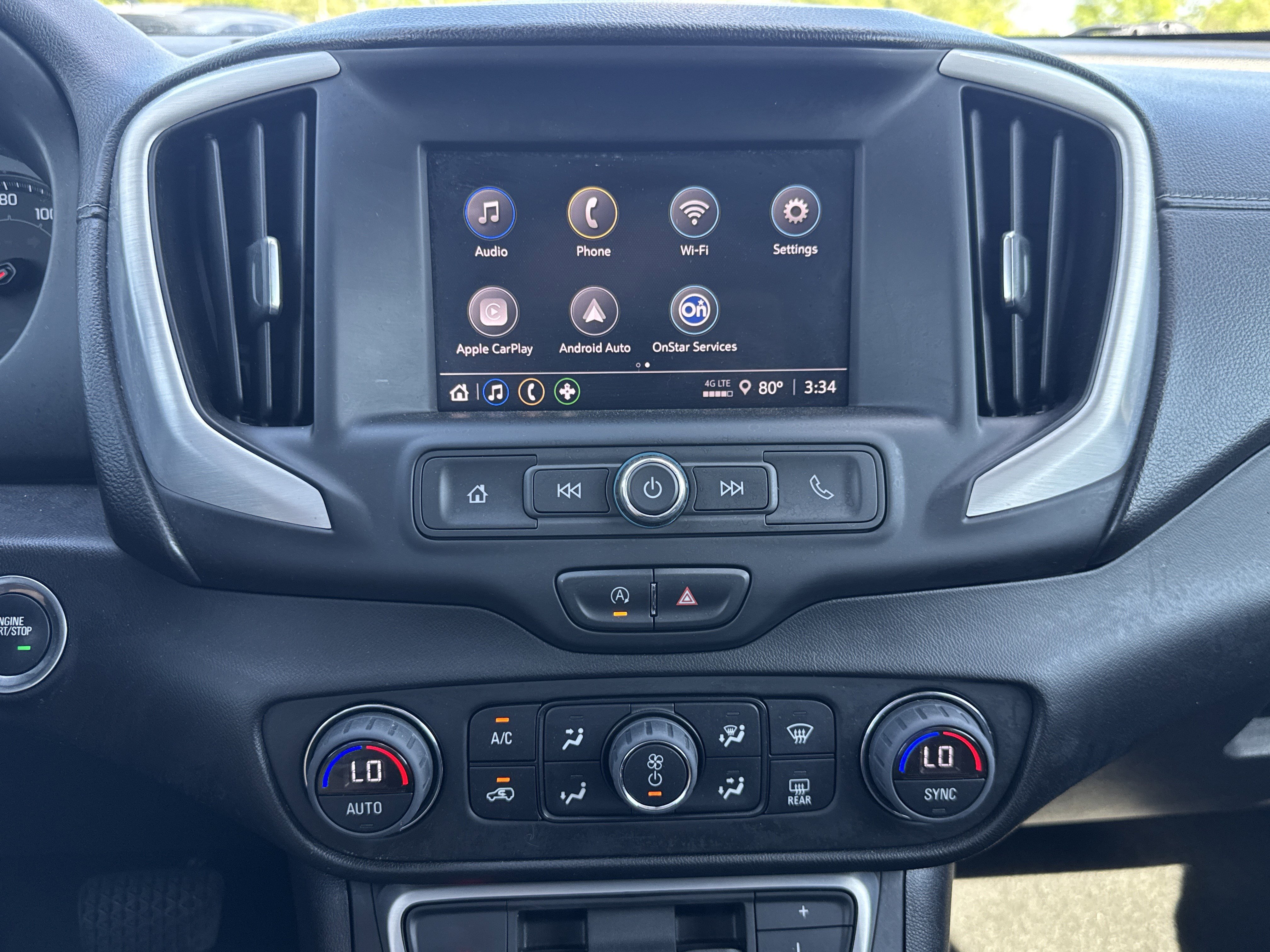 Used 2024 GMC Terrain SLE w/ Driver Convenience Package FWD image 12