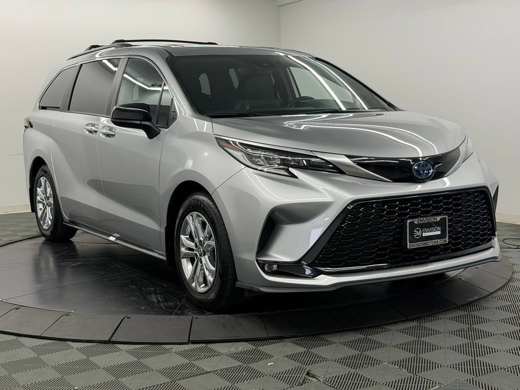 Certified 2023 Toyota Sienna XSE w/ XSE Plus Package AWD/4WD image 8