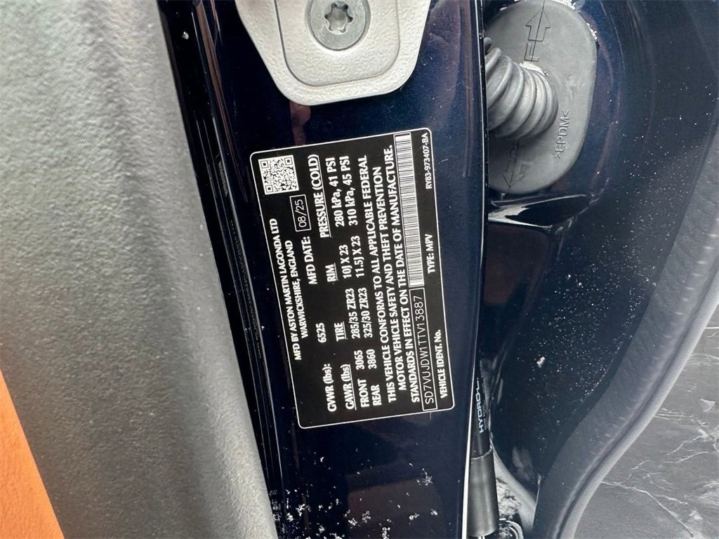 New 2026 Aston Martin DBX 707 image 39