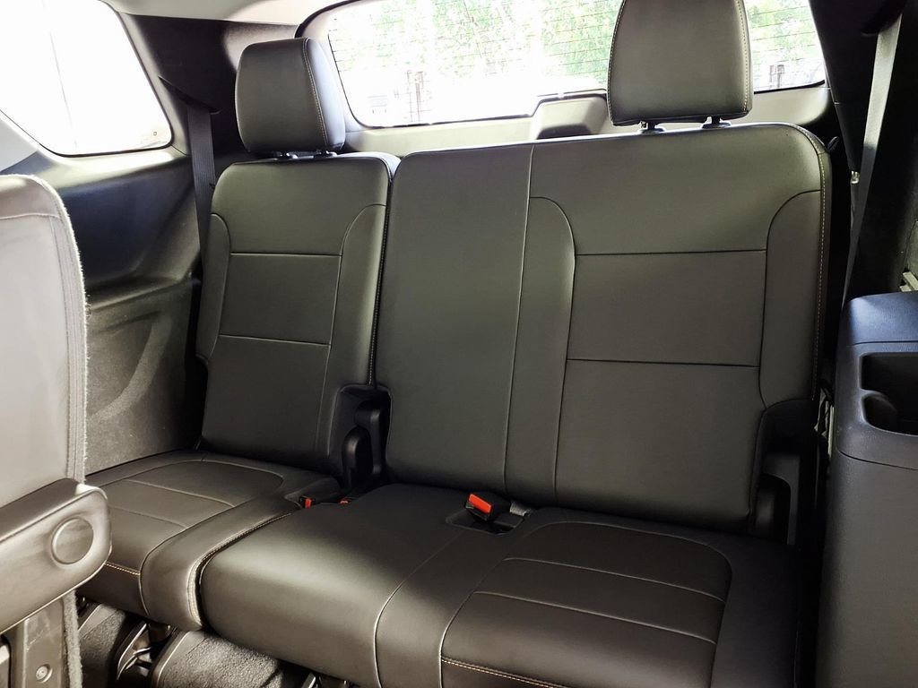Used 2021 Chevrolet Traverse LT FWD image 9