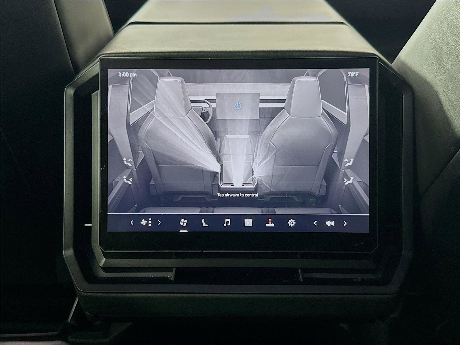 Used 2024 Tesla Cybertruck AWD Crew Cab image 13