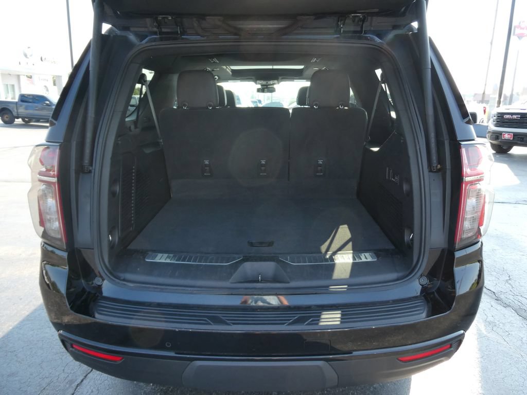Certified 2023 Chevrolet Suburban Z71 w/ Luxury Package AWD/4WD image 18
