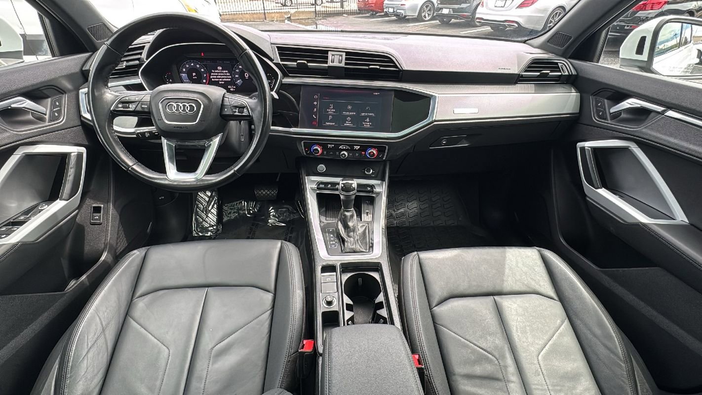 Used 2020 Audi Q3 2.0T Premium Plus w/ Premium Plus Package AWD/4WD image 22