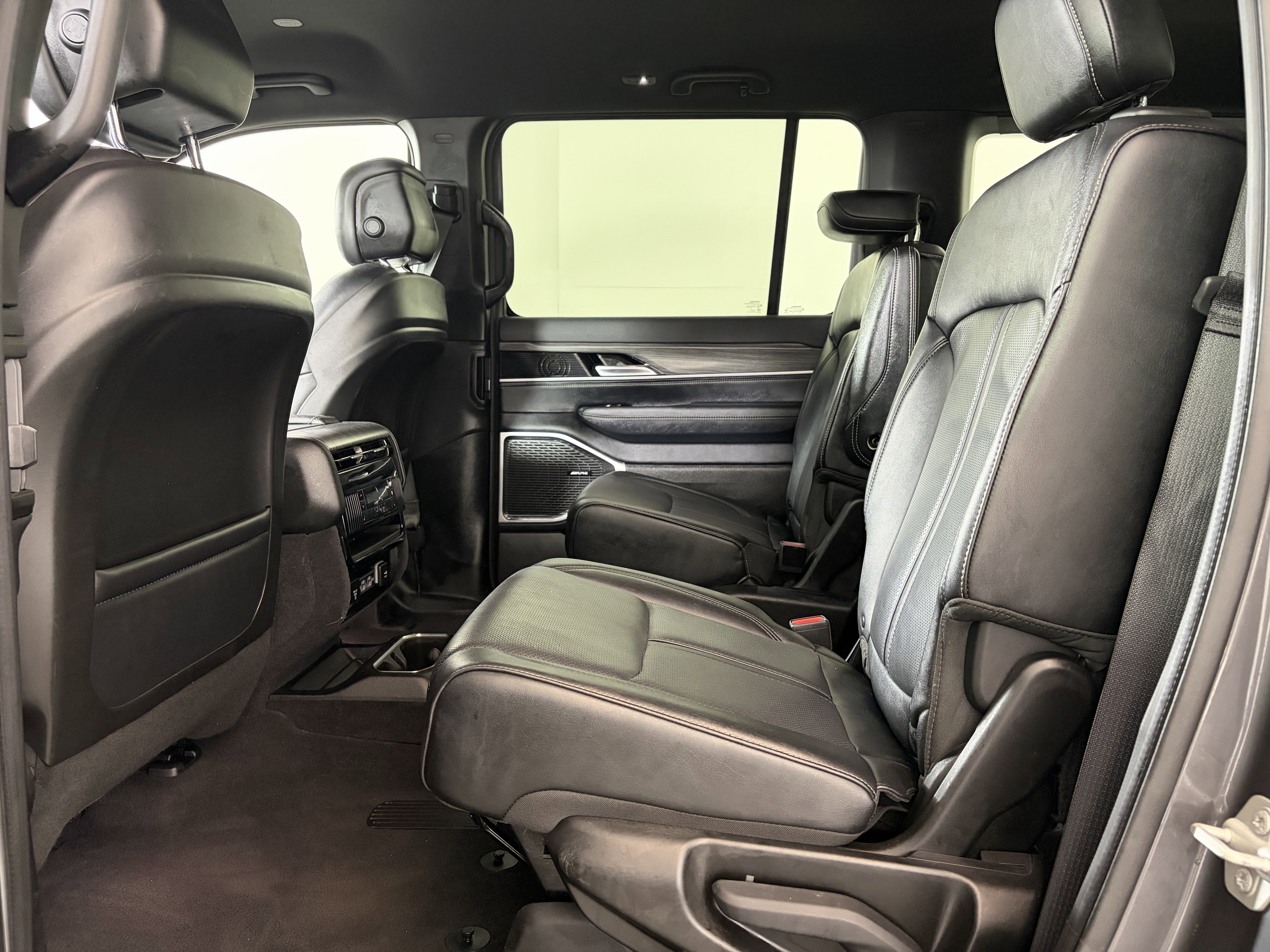 Used 2024 Jeep Wagoneer Series II image 7