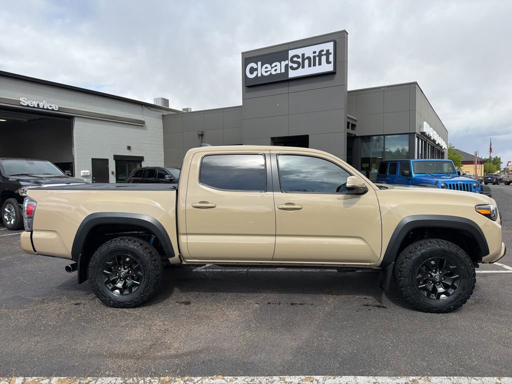 Used 2020 Toyota Tacoma TRD Off-Road w/ TRD Premium Off Road Package AWD/4WD image 8