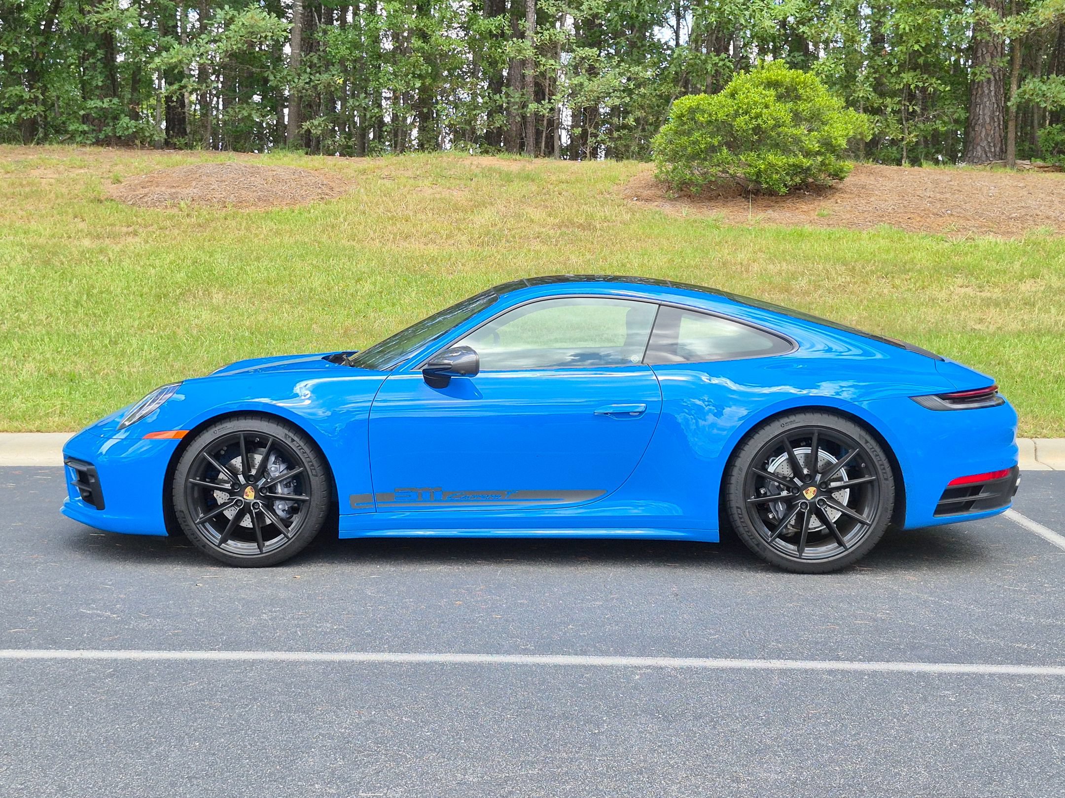 Certified 2024 Porsche 911 Carrera 4 AWD/4WD image 2