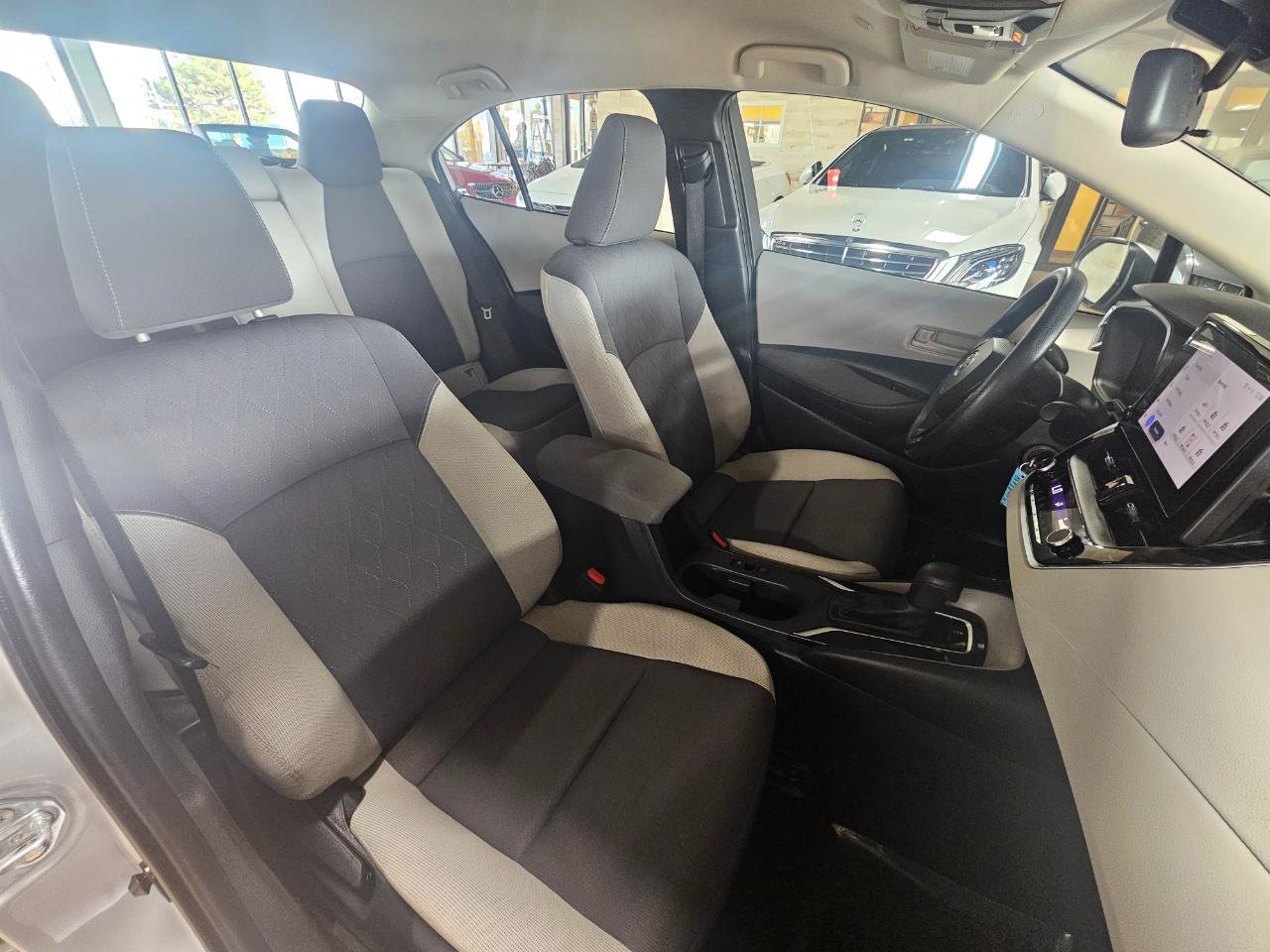 Used 2023 Toyota Corolla LE image 10