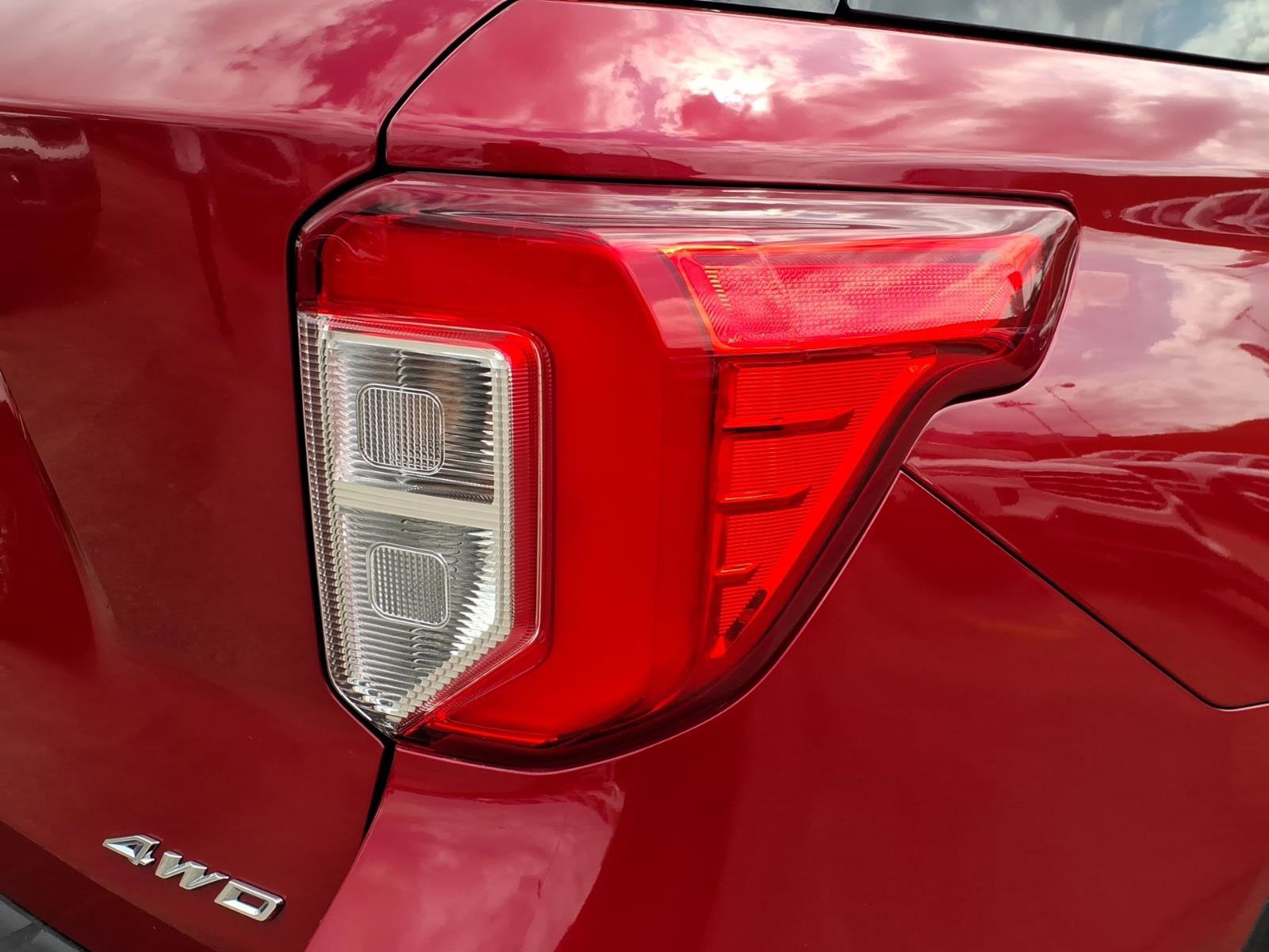 Used 2023 Ford Explorer XLT w/ Equipment Group 202A image 5