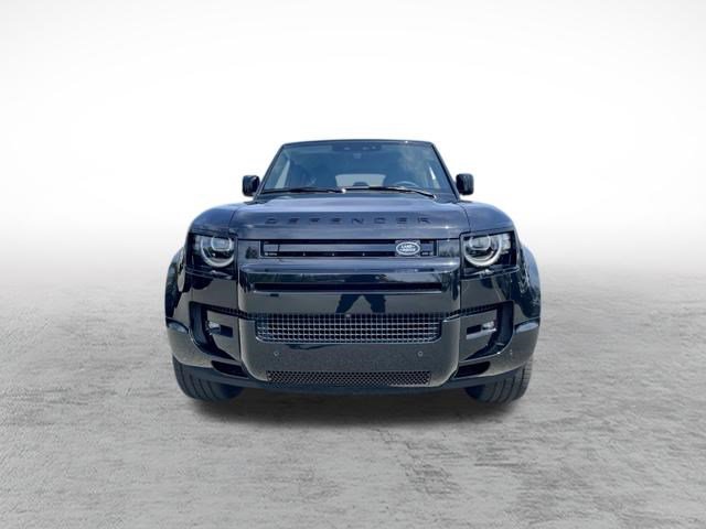 New 2026 Land Rover Defender 110 X-Dynamic SE image 2