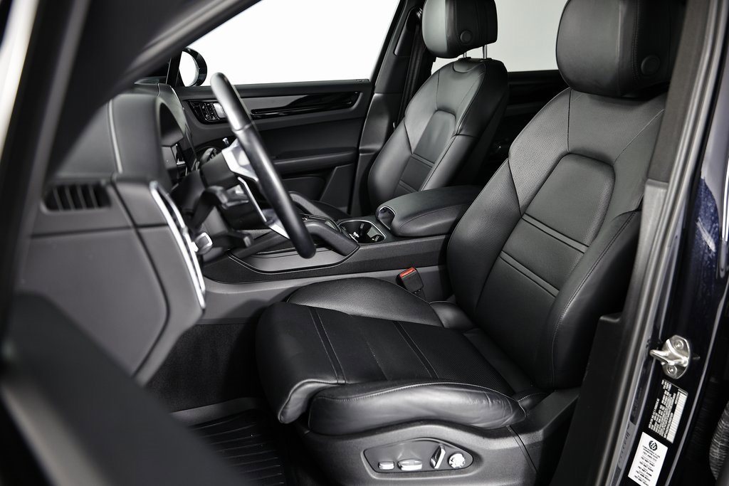 Certified 2020 Porsche Cayenne image 5