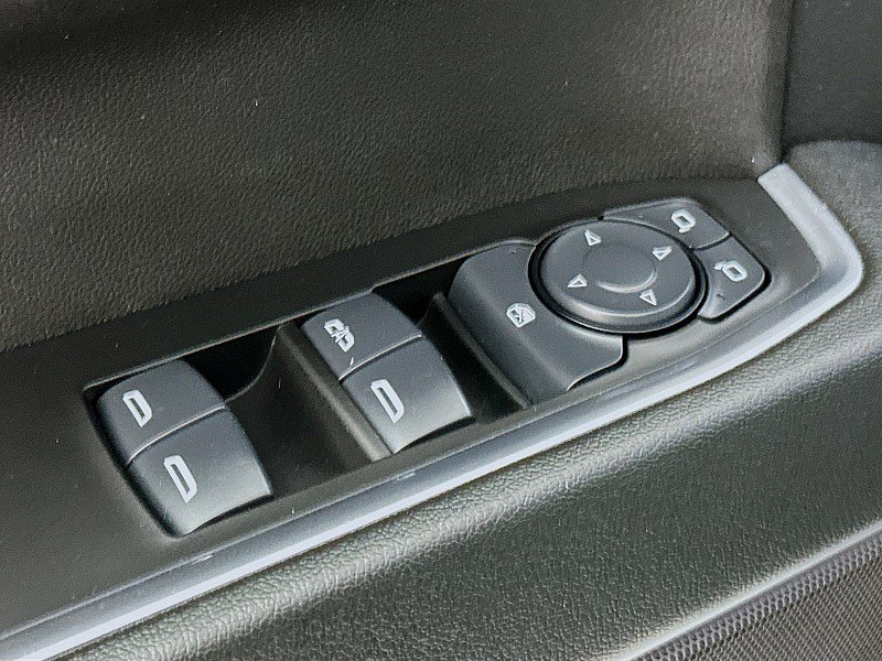 Used 2025 Chevrolet Silverado 1500 LT image 17
