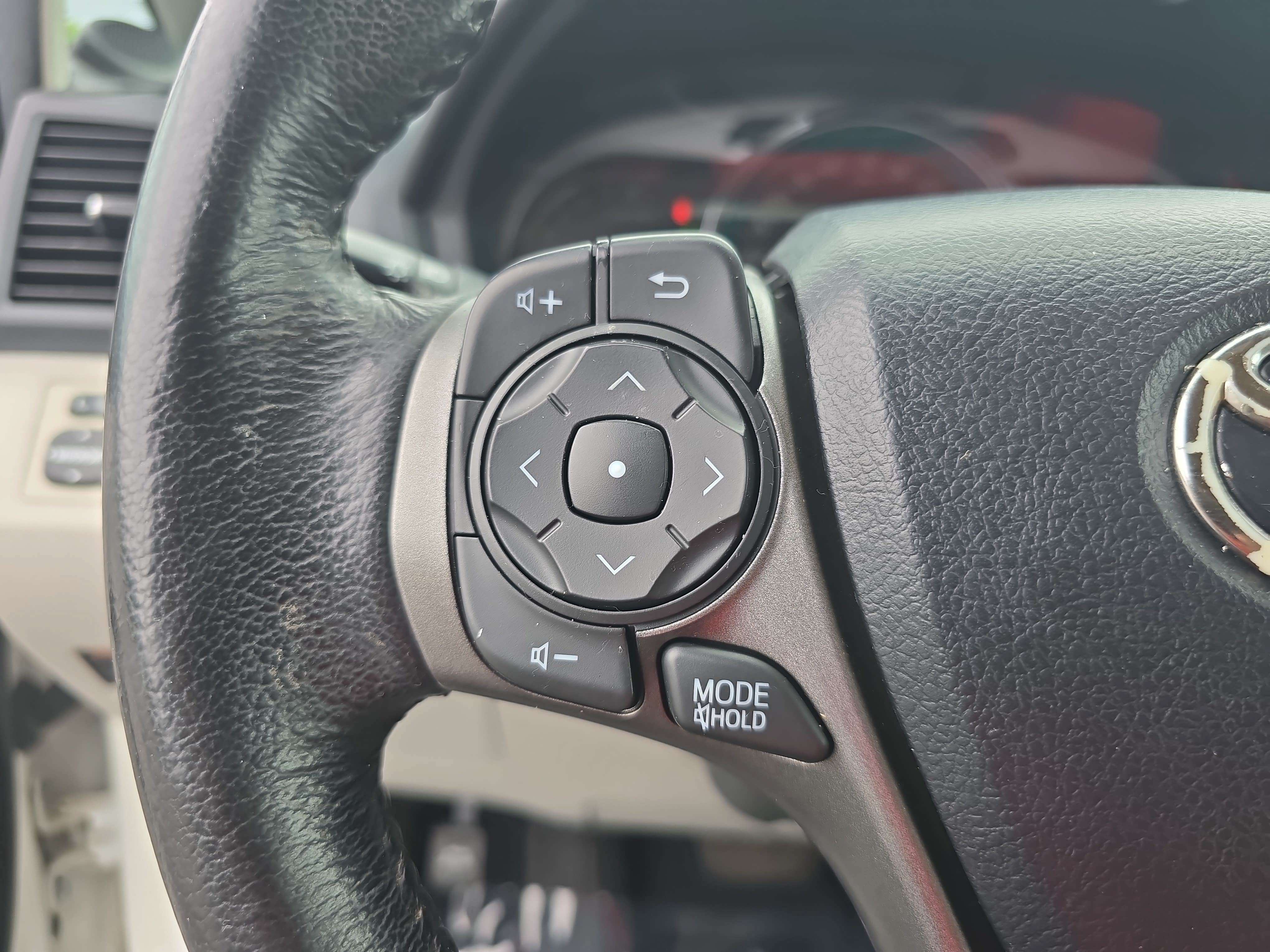 Used 2013 Toyota Venza XLE w/ XLE Premium Pkg FWD image 17