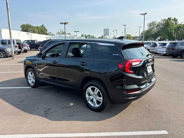 Used 2024 GMC Terrain SLE AWD/4WD image 4