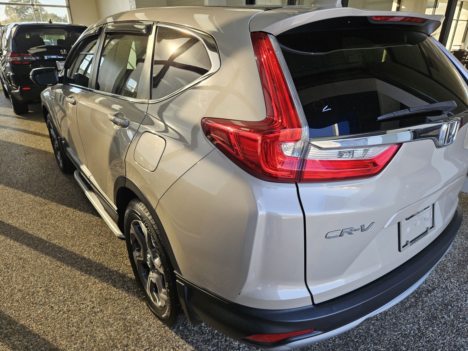Used 2018 Honda CR-V EX image 4