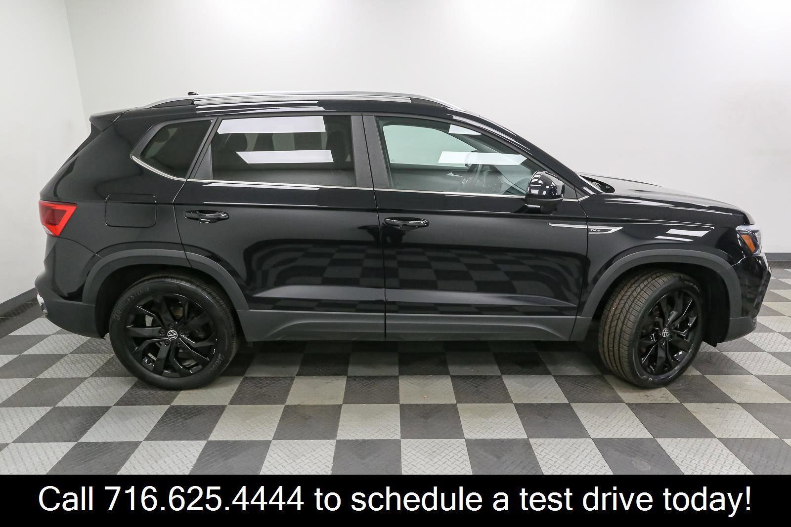 Certified 2023 Volkswagen Taos SE w/ Panoramic Sunroof Package AWD/4WD image 9