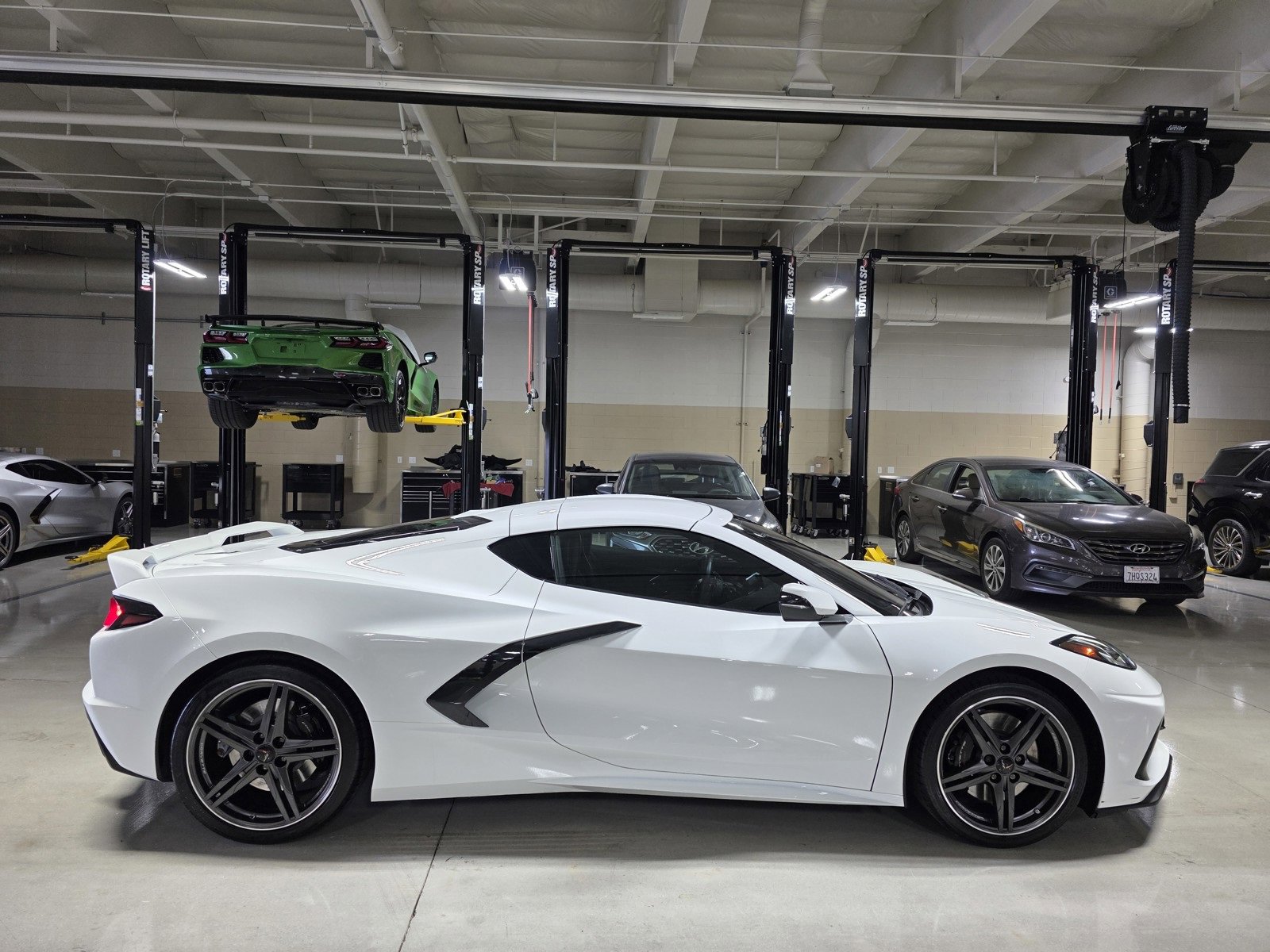 Used 2024 Chevrolet Corvette Stingray Preferred Cpe w/ Z51 Performance Package image 8