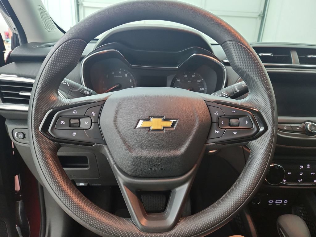 Used 2023 Chevrolet TrailBlazer LT FWD image 24