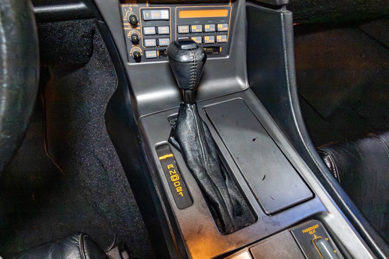 Used 1990 Chevrolet Corvette Coupe RWD image 17