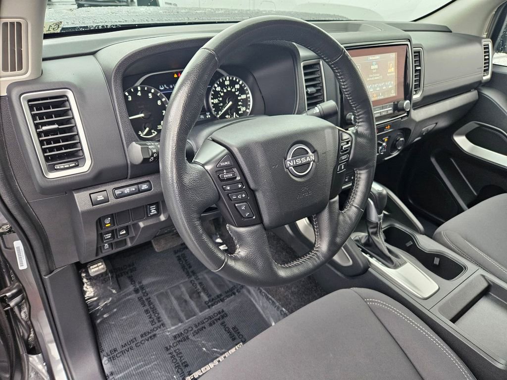 Used 2024 Nissan Frontier SV w/ SV Convenience Package image 13