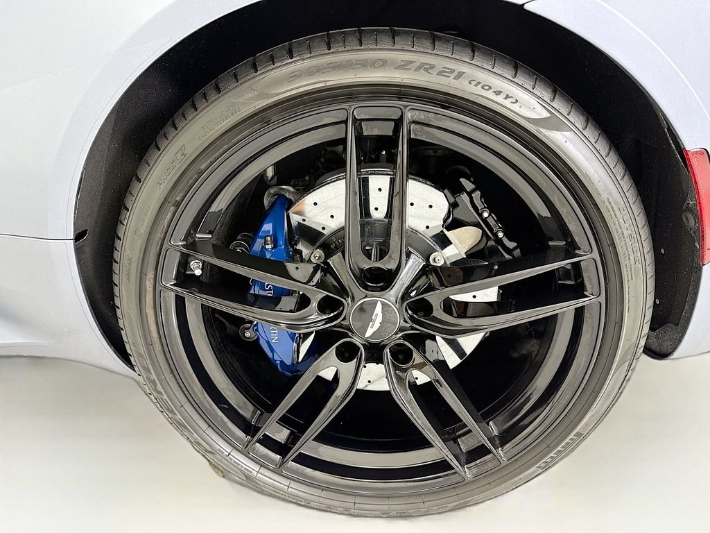 Used 2022 Aston Martin DBS Superleggera RWD image 28
