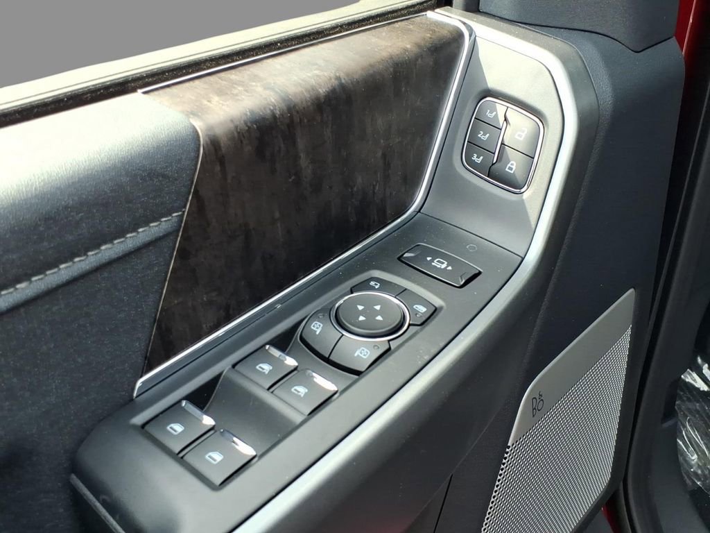 New 2026 Ford F350 Lariat w/ Black Appearance Package image 17