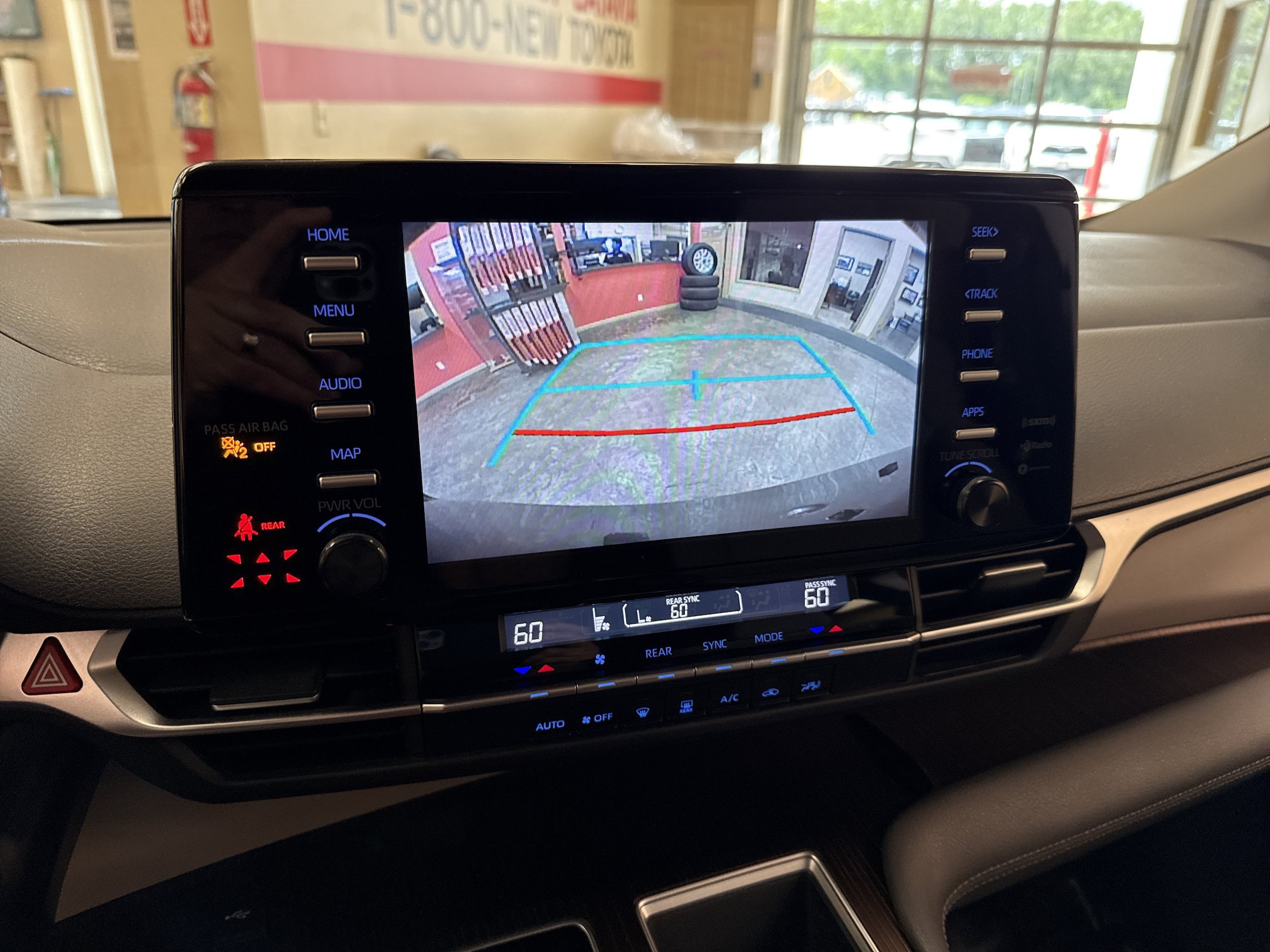 Used 2023 Toyota Sienna LE FWD image 39