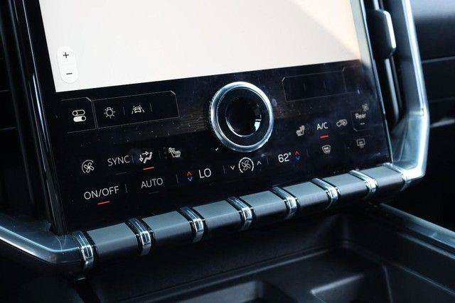 Used 2025 GMC Acadia AT4 AWD/4WD image 18
