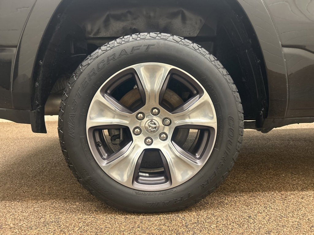Used 2019 RAM 1500 Laramie image 29