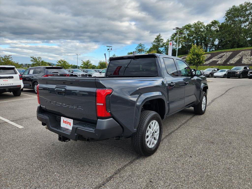 Certified 2025 Toyota Tacoma SR w/ SR Upgrade Package AWD/4WD image 4