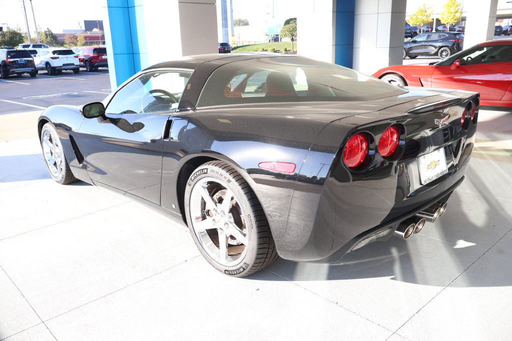 Used 2007 Chevrolet Corvette Coupe w/ Preferred Equipment Group RWD image 5