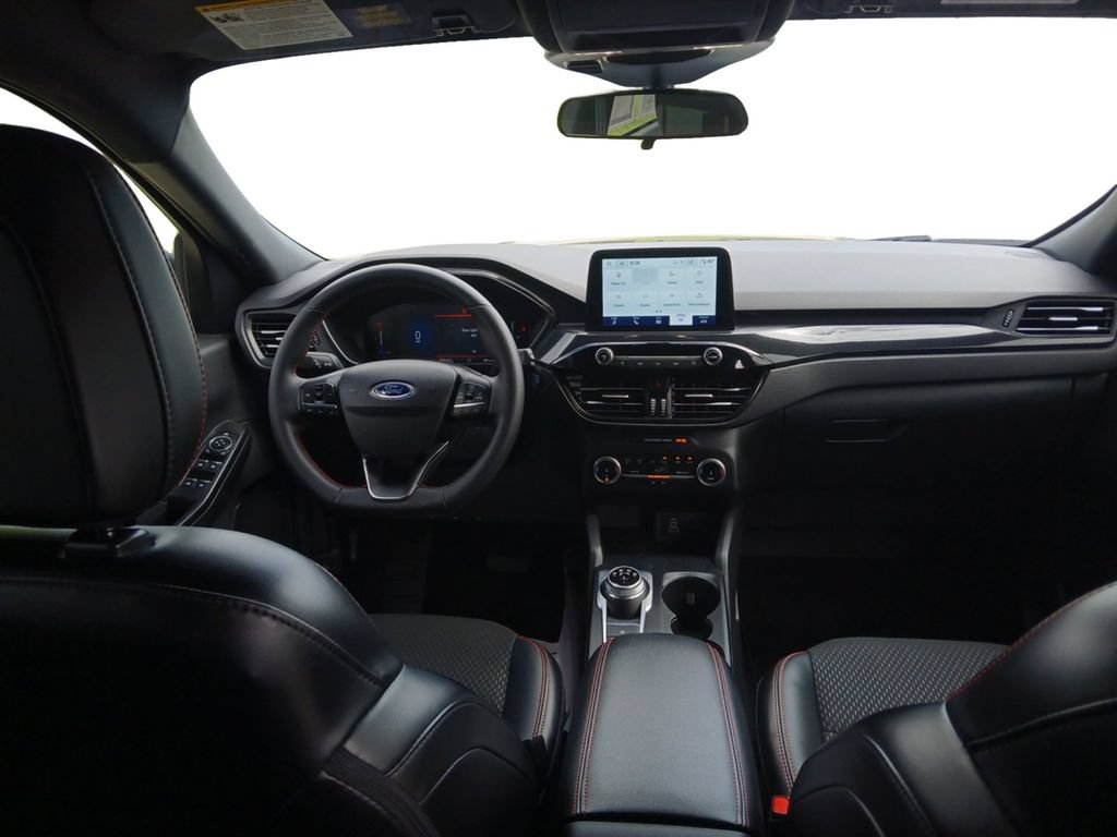 Used 2025 Ford Escape ST-Line AWD/4WD image 5