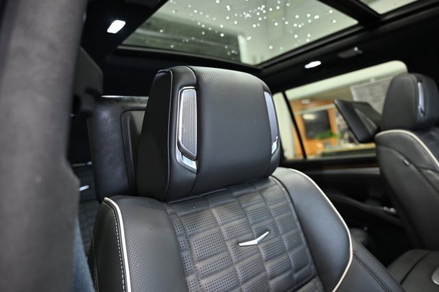 Used 2025 Cadillac Escalade ESV Sport Platinum w/ LPO, Floor Liner Package image 15