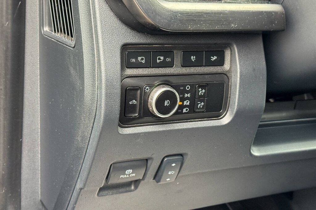 Used 2023 Ford F250 Lariat w/ Lariat Ultimate Package AWD/4WD image 33