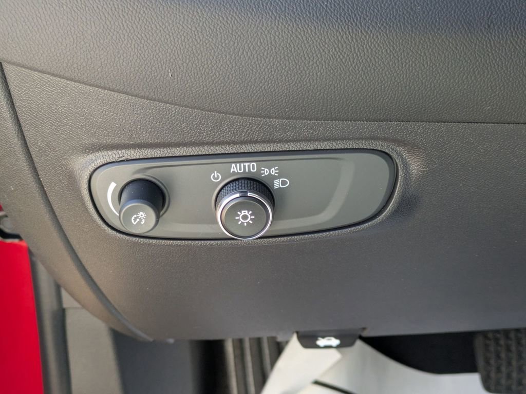 Used 2023 Chevrolet Equinox LT image 22